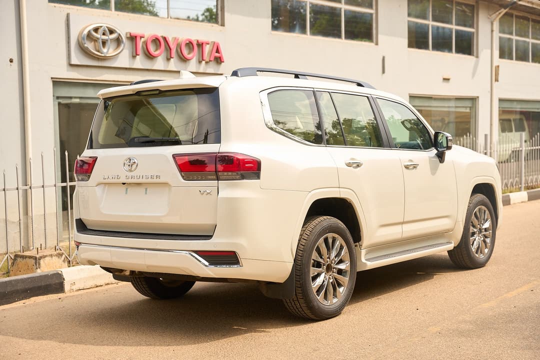 Image (16) Image (16)